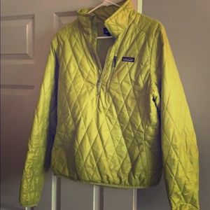 Patagonia green quarter zip down